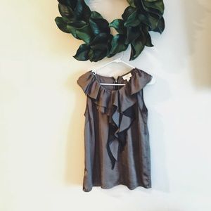 ✨Ann Taylor Loft✨sleeveless top with ruffle detail